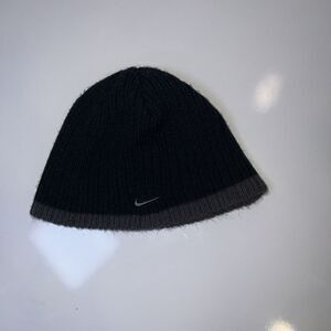 Nike Boys‎ Swoosh Black Gray Winter Hat Beanie 9A2422-023 Youth